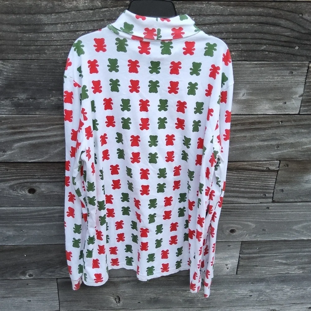 Dec. 25th Festive Red and Green Bear Print Turtleneck Size Large